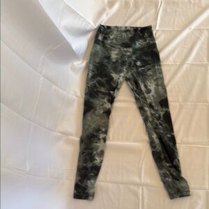 Lululemon leggings 25 inch - size 6
